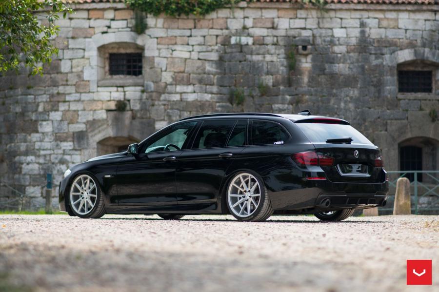  BMW 5-Series Touring on Vossen Wheels (VFS1) 2017 года  (фото 6 из 29)